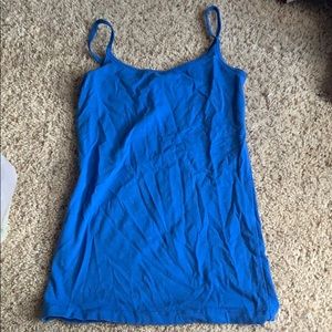 blue tank top